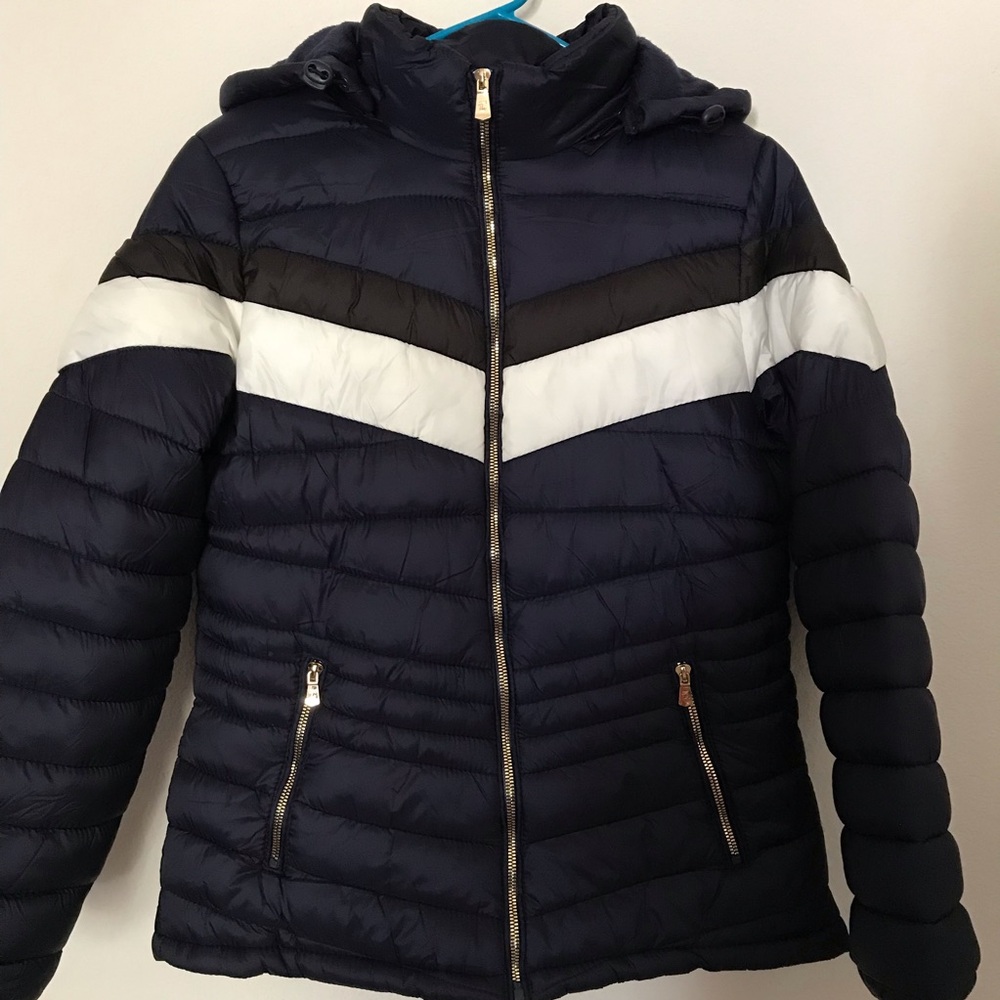 Women's Navy Puffer Jacket with White and Black Accents